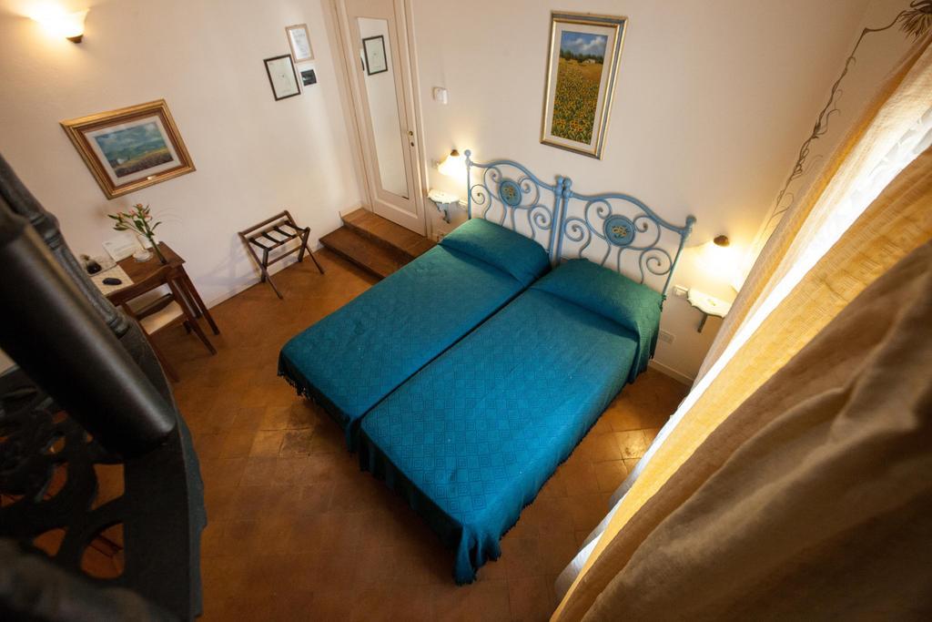 Hotel Locanda Degli Artisti Borgo San Lorenzo Rum bild