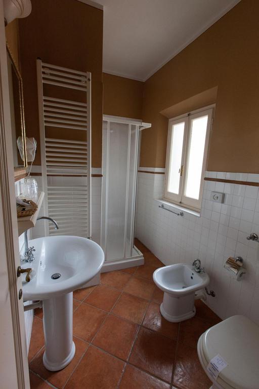 Hotel Locanda Degli Artisti Borgo San Lorenzo Rum bild