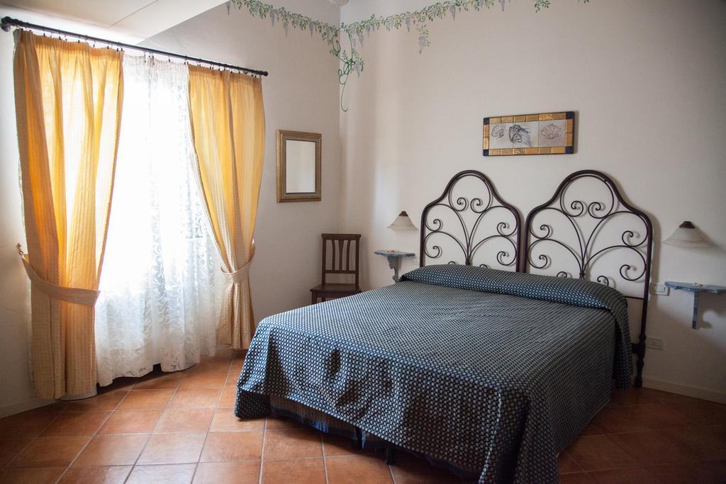Hotel Locanda Degli Artisti Borgo San Lorenzo Rum bild